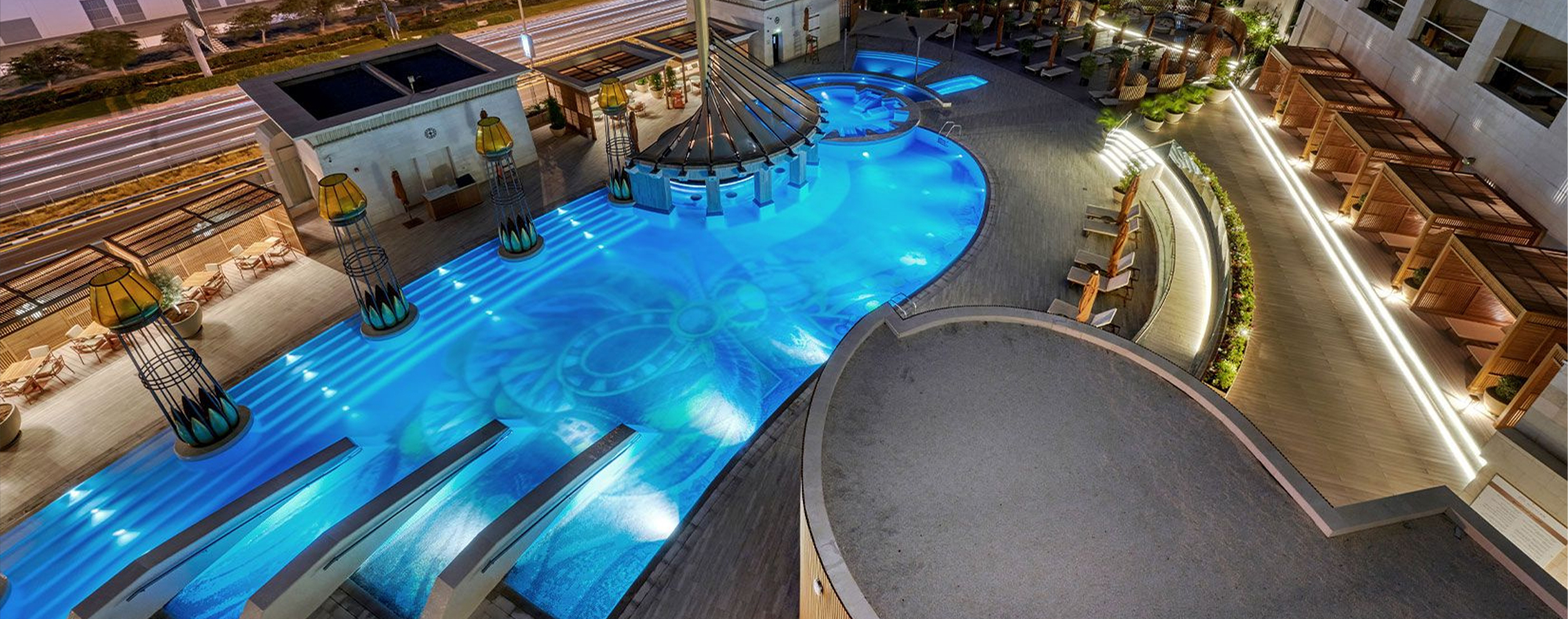 תאורת בריכה