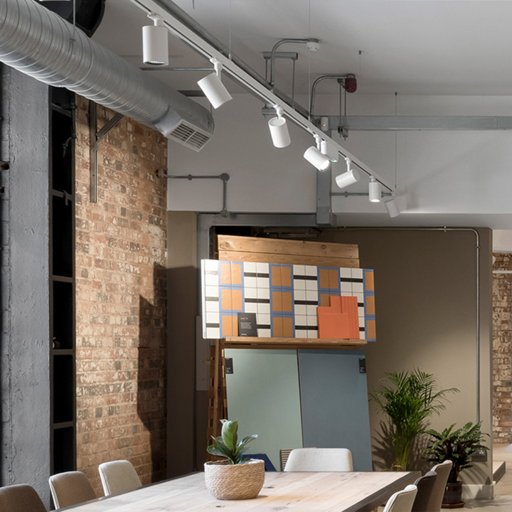 ספוטים לפסי צבירה